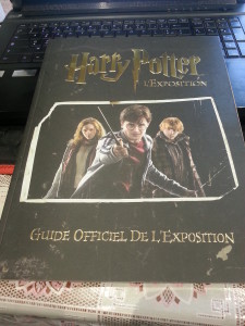 Guide officiel de l'exposition Harry Potter